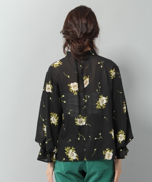 Andemiu（アンデミュウ）の「ハナガラハイネックブラウス776598（シャツ/ブラウス・レディース・ネイビー/カーキ・FREE）」の9枚目の写真