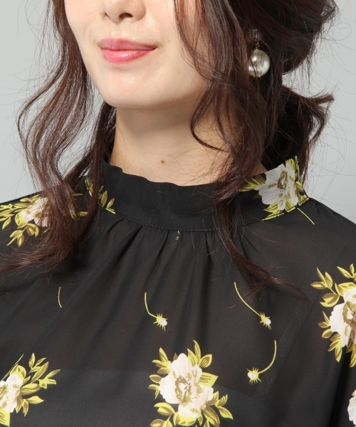 Andemiu（アンデミュウ）の「ハナガラハイネックブラウス776598（シャツ/ブラウス・レディース・ネイビー/カーキ・FREE）」の10枚目の写真