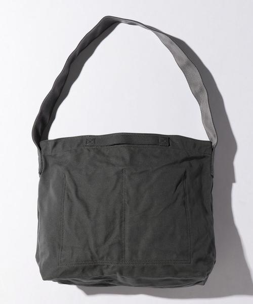 MHL.（エムエイチエル）の「＜MHL.＞ CANVAS SHOULDER/バッグ（ショルダーバッグ・メンズ・グレー/オリーブ・FREE）」の4枚目の写真