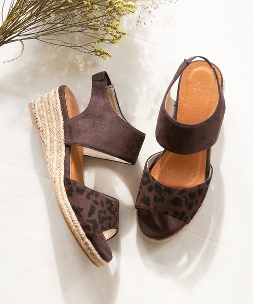 menue(メヌエ)の「5cmヒール ゴムストラップ ウェッジソール サンダル(サンダル・レディース・スモークピンク/ライトグレー/ガンメタ/キャメル/ブルー系その他/グレイッシュベージュ/ブラウン系その他/ホワイト/ブラック/ベージュ系その他/オリーブ/チェック/ブラウン/レオパード/パイソン/シルバー系その他/グレー×サックスブルー/ライトベージュ/シルバー・LL/XXS/M/S/SS/3L/L)」の16枚目の写真