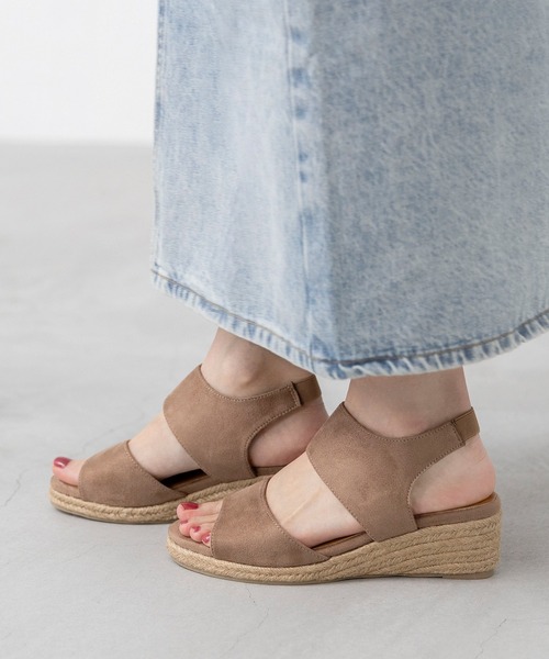 menue(メヌエ)の「5cmヒール ゴムストラップ ウェッジソール サンダル(サンダル・レディース・スモークピンク/ライトグレー/ガンメタ/キャメル/ブルー系その他/グレイッシュベージュ/ブラウン系その他/ホワイト/ブラック/ベージュ系その他/オリーブ/チェック/ブラウン/レオパード/パイソン/シルバー系その他/グレー×サックスブルー/ライトベージュ/シルバー・LL/XXS/M/S/SS/3L/L)」の9枚目の写真