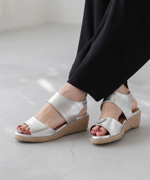 menue(メヌエ)の「5cmヒール ゴムストラップ ウェッジソール サンダル(サンダル・レディース・スモークピンク/ライトグレー/ガンメタ/キャメル/ブルー系その他/グレイッシュベージュ/ブラウン系その他/ホワイト/ブラック/ベージュ系その他/オリーブ/チェック/ブラウン/レオパード/パイソン/シルバー系その他/グレー×サックスブルー/ライトベージュ/シルバー・LL/XXS/M/S/SS/3L/L)」の14枚目の写真