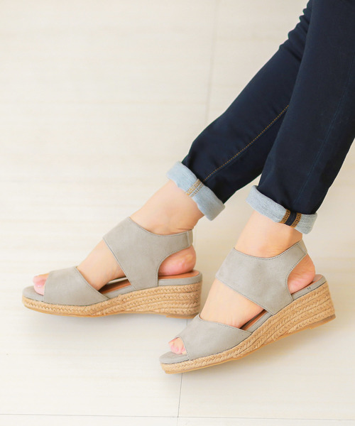 menue(メヌエ)の「5cmヒール ゴムストラップ ウェッジソール サンダル(サンダル・レディース・スモークピンク/ライトグレー/ガンメタ/キャメル/ブルー系その他/グレイッシュベージュ/ブラウン系その他/ホワイト/ブラック/ベージュ系その他/オリーブ/チェック/ブラウン/レオパード/パイソン/シルバー系その他/グレー×サックスブルー/ライトベージュ/シルバー・LL/XXS/M/S/SS/3L/L)」の20枚目の写真