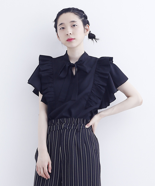 merlot plus（メルロープリュス）の「フリルスリーブブラウス7567（シャツ/ブラウス・レディース・グリーン/アイボリー/ブラック・FREE）」の2枚目の写真