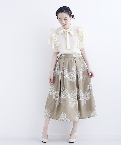 merlot plus（メルロープリュス）の「フリルスリーブブラウス7567（シャツ/ブラウス・レディース・グリーン/アイボリー/ブラック・FREE）」の4枚目の写真