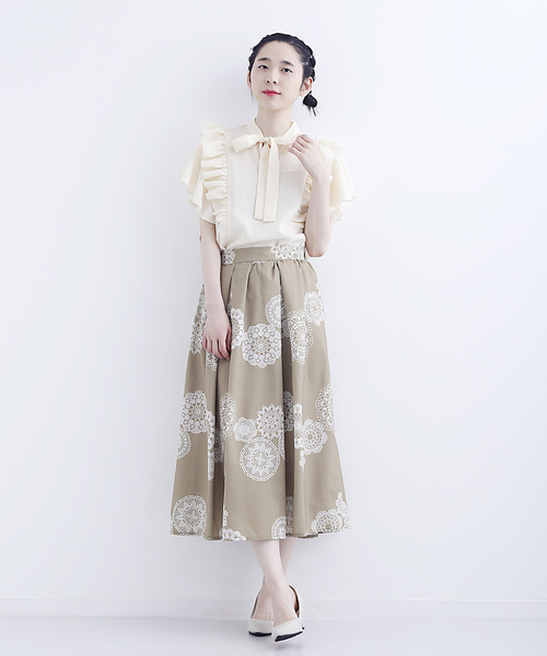 merlot plus（メルロープリュス）の「フリルスリーブブラウス7567（シャツ/ブラウス・レディース・グリーン/アイボリー/ブラック・FREE）」の6枚目の写真