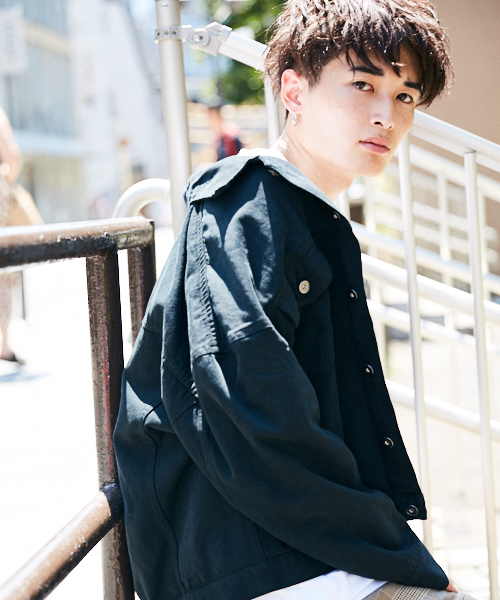 kutir(クティール)の「big denim jacket / ビッグデニムGジャン(デニムジャケット・メンズ・ブラック/サックスブルー・MEDIUM/LARGE)」の16枚目の写真