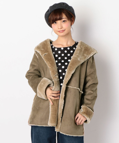 archives(アルシーヴ)の「Fムートンショートフードコート(ムートンコート・レディース・グレー/モカ/アイボリー・MEDIUM)」の2枚目の写真