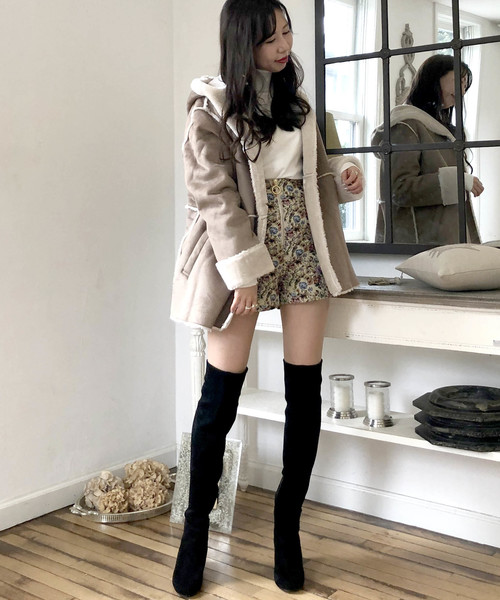 archives(アルシーヴ)の「Fムートンショートフードコート(ムートンコート・レディース・グレー/モカ/アイボリー・MEDIUM)」の6枚目の写真