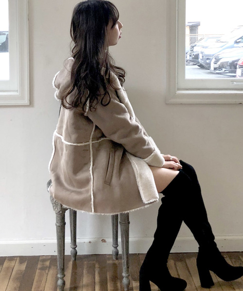 archives(アルシーヴ)の「Fムートンショートフードコート(ムートンコート・レディース・グレー/モカ/アイボリー・MEDIUM)」の7枚目の写真