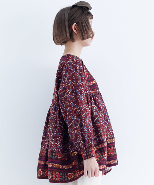 MERLOT（メルロー）の「オルテガフラワー柄ブラウス1672（シャツ/ブラウス・レディース・ネイビー/ワイン・FREE）」の6枚目の写真