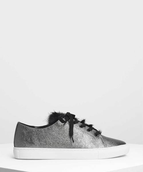 CHARLES & KEITH(チャールズ & キース)の「メタリックスニーカー / Metallic Sneakers(スニーカー・レディース・ライトグレー/パープル/ブルー・22.5cm/23cm/23.5cm/24.5cm/25cm/25.5cm)」の1枚目の写真