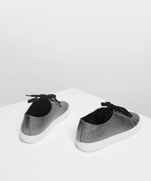CHARLES & KEITH(チャールズ & キース)の「メタリックスニーカー / Metallic Sneakers(スニーカー・レディース・ライトグレー/パープル/ブルー・22.5cm/23cm/23.5cm/24.5cm/25cm/25.5cm)」の16枚目の写真