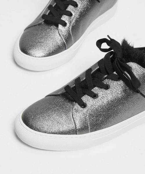CHARLES & KEITH(チャールズ & キース)の「メタリックスニーカー / Metallic Sneakers(スニーカー・レディース・ライトグレー/パープル/ブルー・22.5cm/23cm/23.5cm/24.5cm/25cm/25.5cm)」の18枚目の写真