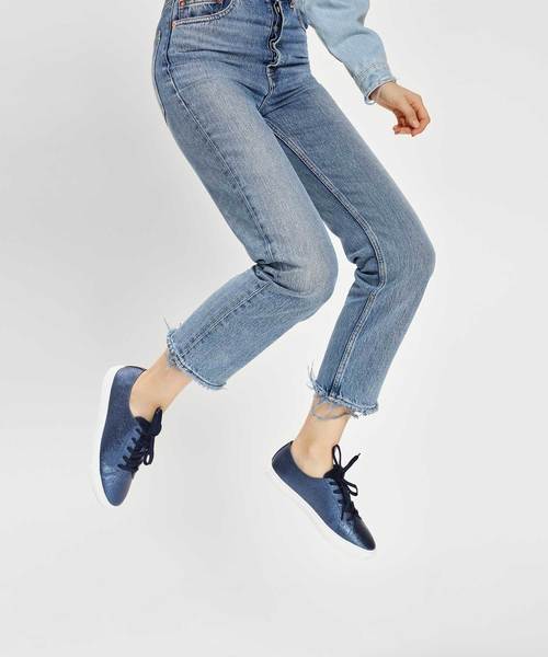 CHARLES & KEITH(チャールズ & キース)の「メタリックスニーカー / Metallic Sneakers(スニーカー・レディース・ライトグレー/パープル/ブルー・22.5cm/23cm/23.5cm/24.5cm/25cm/25.5cm)」の9枚目の写真