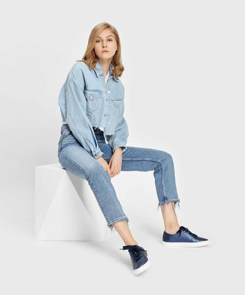 CHARLES & KEITH(チャールズ & キース)の「メタリックスニーカー / Metallic Sneakers(スニーカー・レディース・ライトグレー/パープル/ブルー・22.5cm/23cm/23.5cm/24.5cm/25cm/25.5cm)」の19枚目の写真