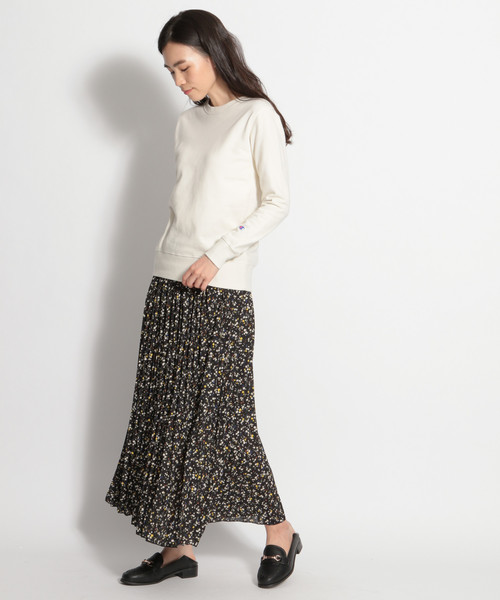 Champion（チャンピオン）の「【Champion(チャンピオン)】クルーネックスウェット（スウェット・レディース・ホワイト/ライトグレー/ブラック・MEDIUM/LARGE）」の4枚目の写真