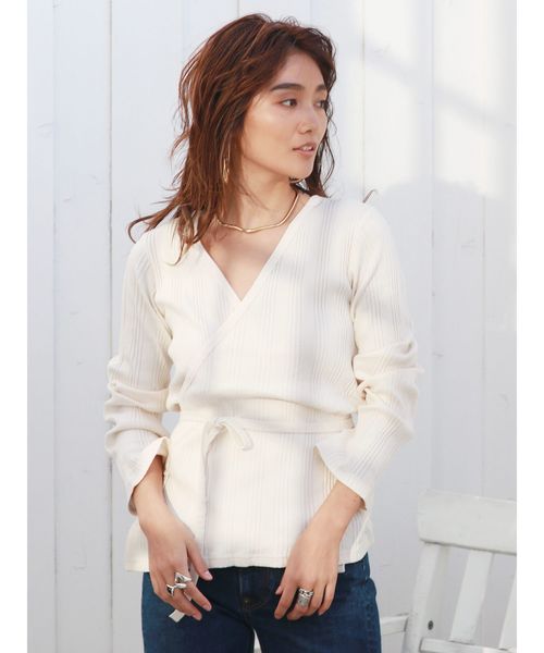 Ungrid(アングリッド)の「テレコカシュクールロングスリーブTee(Tシャツ/カットソー・レディース・ブラック/ベージュ/オフホワイト・FREE)」の2枚目の写真