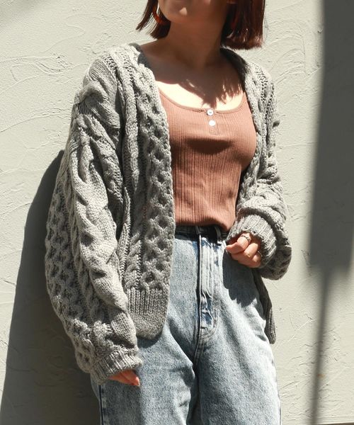 VENCEEXCHANGE（ヴァンスエクスチェンジ）の「ボリュームケーブルカーディガン（カーディガン/ボレロ・レディース・ブラック/ベージュ/パープル/グレー/オフホワイト・M）」の4枚目の写真
