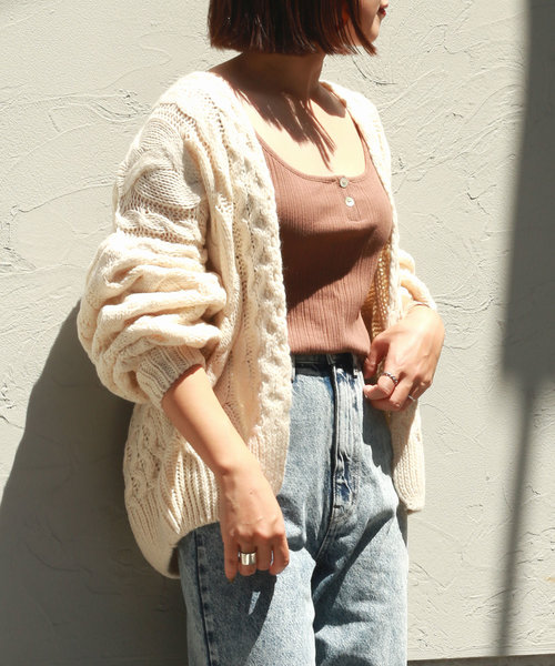 VENCEEXCHANGE（ヴァンスエクスチェンジ）の「ボリュームケーブルカーディガン（カーディガン/ボレロ・レディース・ブラック/ベージュ/パープル/グレー/オフホワイト・M）」の2枚目の写真