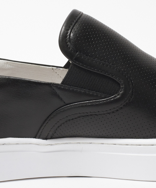 alfredoBANNISTER（アルフレッドバニスター）の「ベーシックレザースリッポンスニーカー（スリッポン・メンズ・ブラック/ホワイト・43/42/40/41/44）」の7枚目の写真