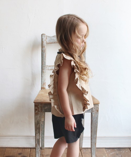 Rora(ローラ)の「スカーレット 綿100 トップス(シャツ/ブラウス・キッズ・ベージュ・120cm/140cm/100cm/110cm/130cm/90㎝)」の2枚目の写真