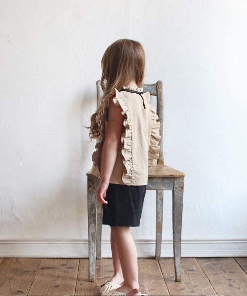 Rora(ローラ)の「スカーレット 綿100 トップス(シャツ/ブラウス・キッズ・ベージュ・120cm/140cm/100cm/110cm/130cm/90㎝)」の3枚目の写真