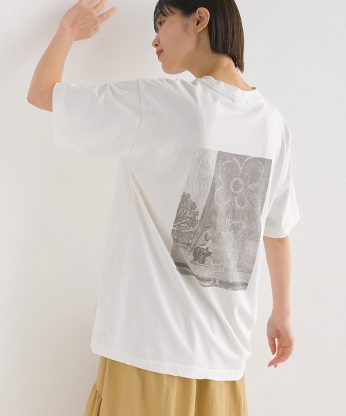 OMNES(オムネス)の「ユニセックス プリント半袖Tシャツ バンクシー BRANDALISED×OMNES フォトTEE(Tシャツ/カットソー・メンズ・ベージュ系その他2/ベージュ系その他3/ベージュ系その他4/ベージュ系その他5/グリーン系その他2/ピンク系その他2/ピンク系その他3/ホワイト系その他2/ホワイト系その他3/ホワイト系その他4/ホワイト系その他5/ブラック系その他2/ブラック系その他3/ブラック系その他4/ブラック系その他5/ベージュ系その他/グリーン系その他/ピンク系その他/ホワイト系その他/ブラック系その他・SMALL/MEDIUM/LARGE/X-LARGE)」の4枚目の写真