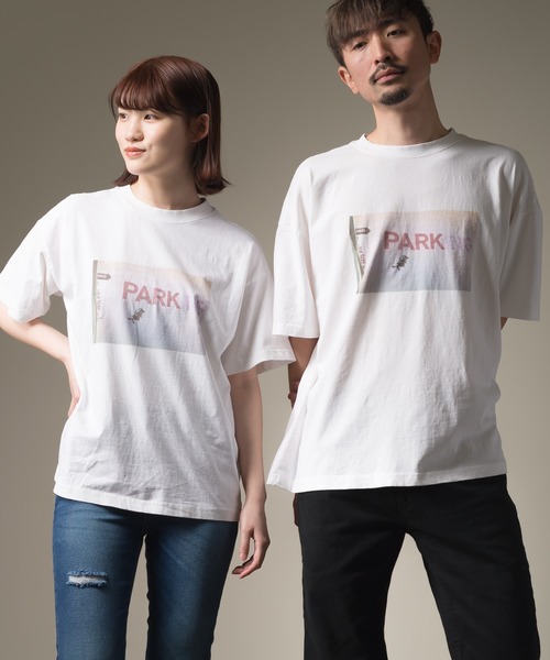OMNES(オムネス)の「ユニセックス プリント半袖Tシャツ バンクシー BRANDALISED×OMNES フォトTEE(Tシャツ/カットソー・メンズ・ベージュ系その他2/ベージュ系その他3/ベージュ系その他4/ベージュ系その他5/グリーン系その他2/ピンク系その他2/ピンク系その他3/ホワイト系その他2/ホワイト系その他3/ホワイト系その他4/ホワイト系その他5/ブラック系その他2/ブラック系その他3/ブラック系その他4/ブラック系その他5/ベージュ系その他/グリーン系その他/ピンク系その他/ホワイト系その他/ブラック系その他・SMALL/MEDIUM/LARGE/X-LARGE)」の5枚目の写真