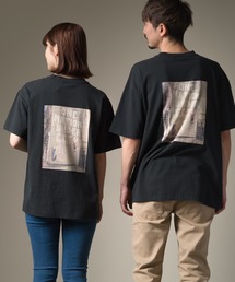 ユニセックス プリント半袖Tシャツ バンクシー BRANDALISED×OMNES フォトTEE