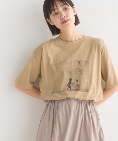 OMNES(オムネス)の「ユニセックス プリント半袖Tシャツ バンクシー BRANDALISED×OMNES フォトTEE(Tシャツ/カットソー・メンズ・ベージュ系その他2/ベージュ系その他3/ベージュ系その他4/ベージュ系その他5/グリーン系その他2/ピンク系その他2/ピンク系その他3/ホワイト系その他2/ホワイト系その他3/ホワイト系その他4/ホワイト系その他5/ブラック系その他2/ブラック系その他3/ブラック系その他4/ブラック系その他5/ベージュ系その他/グリーン系その他/ピンク系その他/ホワイト系その他/ブラック系その他・SMALL/MEDIUM/LARGE/X-LARGE)」の13枚目の写真