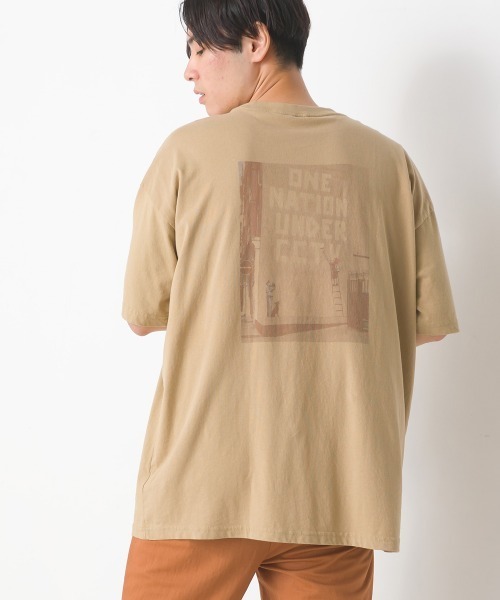 OMNES(オムネス)の「ユニセックス プリント半袖Tシャツ バンクシー BRANDALISED×OMNES フォトTEE(Tシャツ/カットソー・メンズ・ベージュ系その他2/ベージュ系その他3/ベージュ系その他4/ベージュ系その他5/グリーン系その他2/ピンク系その他2/ピンク系その他3/ホワイト系その他2/ホワイト系その他3/ホワイト系その他4/ホワイト系その他5/ブラック系その他2/ブラック系その他3/ブラック系その他4/ブラック系その他5/ベージュ系その他/グリーン系その他/ピンク系その他/ホワイト系その他/ブラック系その他・SMALL/MEDIUM/LARGE/X-LARGE)」の15枚目の写真