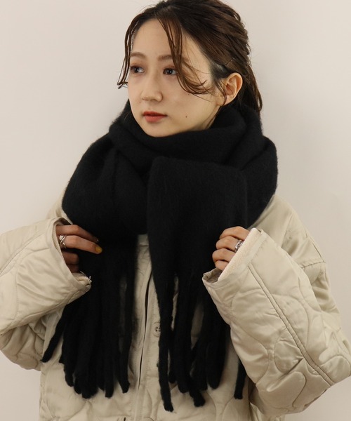 tiptop(ティップトップ)の「ボリュームマフラー(マフラー・レディース・ブラック/ベージュ/アイボリー/グレイッシュベージュ/グリーン/ブルー/ブラウン/C/A/E/F/G/H・FREE)」の3枚目の写真