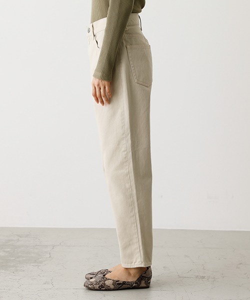 AZUL by moussy（アズールバイマウジー）の「COLOR DENIM TAPERED/カラーデニムテーパード（デニムパンツ・レディース・ブラック/ライトベージュ・SMALL/MEDIUM/LARGE/X-SMALL）」の16枚目の写真