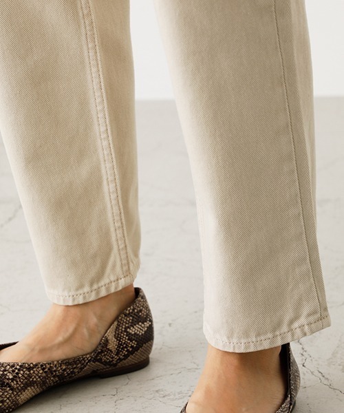 AZUL by moussy（アズールバイマウジー）の「COLOR DENIM TAPERED/カラーデニムテーパード（デニムパンツ・レディース・ブラック/ライトベージュ・SMALL/MEDIUM/LARGE/X-SMALL）」の12枚目の写真