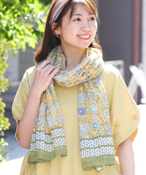 チチカカ（チチカカ）の「ブロックプリントスカーフ（バンダナ/スカーフ・レディース・ピンク/イエロー・FREE）」の2枚目の写真