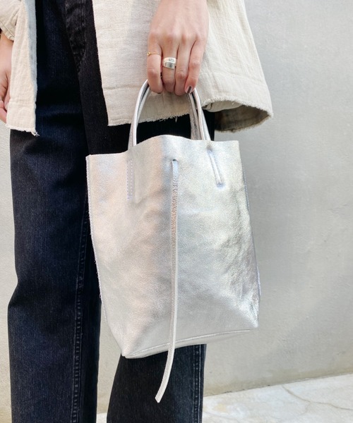 SHENERY（シーナリー）の「【WEB限定】(AULENTTI/オーレンティ) レザーバッグ（トートバッグ・レディース・ゴールド/シルバー・FREE）」の12枚目の写真