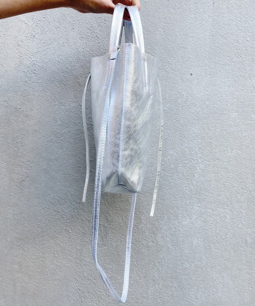 SHENERY（シーナリー）の「【WEB限定】(AULENTTI/オーレンティ) レザーバッグ（トートバッグ・レディース・ゴールド/シルバー・FREE）」の13枚目の写真