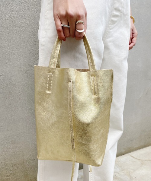 SHENERY（シーナリー）の「【WEB限定】(AULENTTI/オーレンティ) レザーバッグ（トートバッグ・レディース・ゴールド/シルバー・FREE）」の16枚目の写真