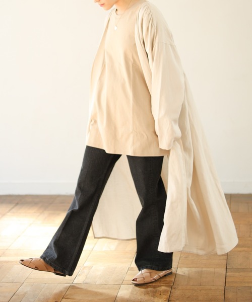 Auntie Rosa Holiday(アンティローザホリデー)の「麻ギャザーロングコート(ノーカラーコート・レディース・ベージュ/アイボリー・FREE)」の13枚目の写真