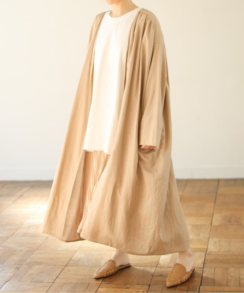 Auntie Rosa Holiday(アンティローザホリデー)の「麻ギャザーロングコート(ノーカラーコート・レディース・ベージュ/アイボリー・FREE)」の11枚目の写真
