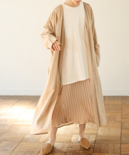Auntie Rosa Holiday(アンティローザホリデー)の「麻ギャザーロングコート(ノーカラーコート・レディース・ベージュ/アイボリー・FREE)」の3枚目の写真