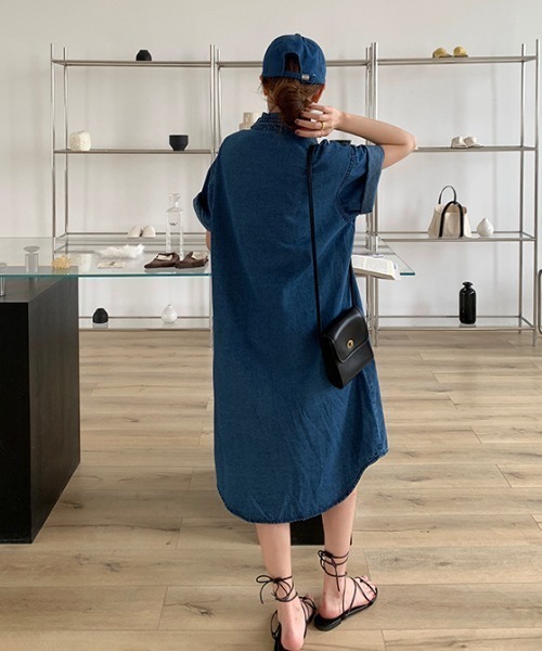 emi+（エミプラス）の「オーバーサイズ デニムシャツワンピース（シャツワンピース・レディース・ブルー/ブラック・L/M）」の8枚目の写真