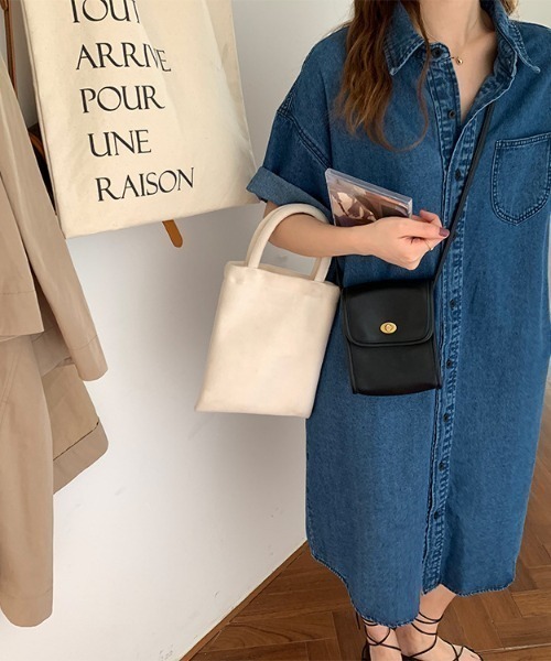 emi+（エミプラス）の「オーバーサイズ デニムシャツワンピース（シャツワンピース・レディース・ブルー/ブラック・L/M）」の12枚目の写真