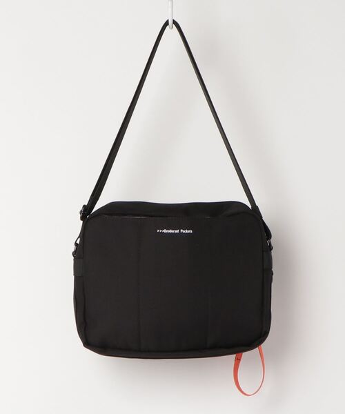 AVIREX（アヴィレックス）の「【バッグ】ダンテⅢ ｽｸｴｱｼｮﾙﾀﾞｰﾊﾞｯｸ/DANTEⅢ SQUARE SHOULDER BAG/アヴィレックス/AVIREX（ショルダーバッグ・レディース・ブラック/オリーブ/イエロー・FREE）」の4枚目の写真