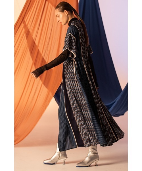 AULA AILA（アウラアイラ）の「ストレッチショートブーツ（ブーツ・レディース・ブラック/オフホワイト/シルバー・36.5/37.5/35.5）」の22枚目の写真