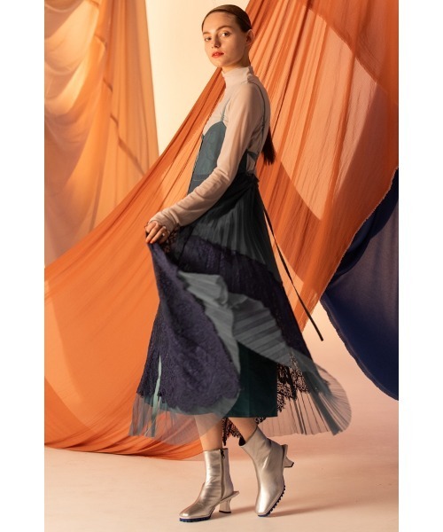 AULA AILA（アウラアイラ）の「ストレッチショートブーツ（ブーツ・レディース・ブラック/オフホワイト/シルバー・36.5/37.5/35.5）」の15枚目の写真