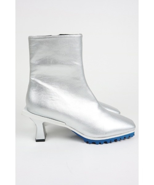 AULA AILA（アウラアイラ）の「ストレッチショートブーツ（ブーツ・レディース・ブラック/オフホワイト/シルバー・36.5/37.5/35.5）」の16枚目の写真