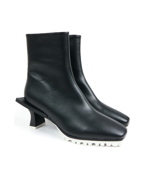 AULA AILA（アウラアイラ）の「ストレッチショートブーツ（ブーツ・レディース・ブラック/オフホワイト/シルバー・36.5/37.5/35.5）」の21枚目の写真