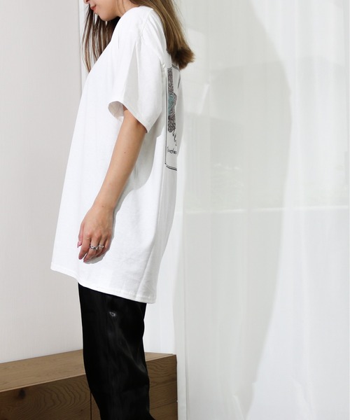 Per sist ence（パーシエンス）の「Per sist ence/パーシエンス　イラストレーター"shinochocoknit" イラストコラボTEE（Tシャツ/カットソー・レディース・ホワイト系その他/ホワイト系その他2/ホワイト系その他3/ホワイト系その他4/ホワイト系その他5/ホワイト系その他6・MEDIUM/LARGE）」の16枚目の写真